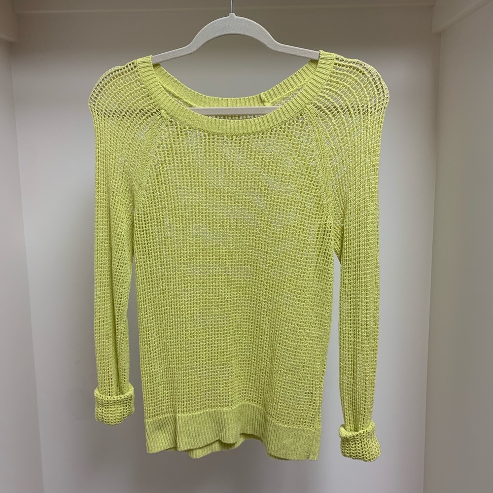 Old Navy yellow knit top!